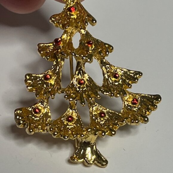 VTG Gold Tone Christmas Tree Red Painted Ornaments Holiday Festive Brooch Pin 2" - Picture 5 of 14